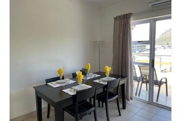 Ujala Towers Self Catering 308 Apartment, Cape Town - 4