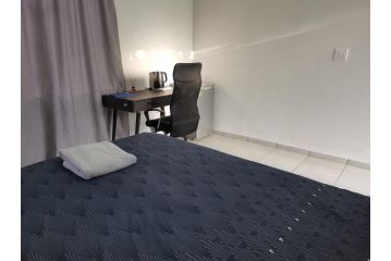 Ultra Housing Suite ApartHotel, Johannesburg - 3