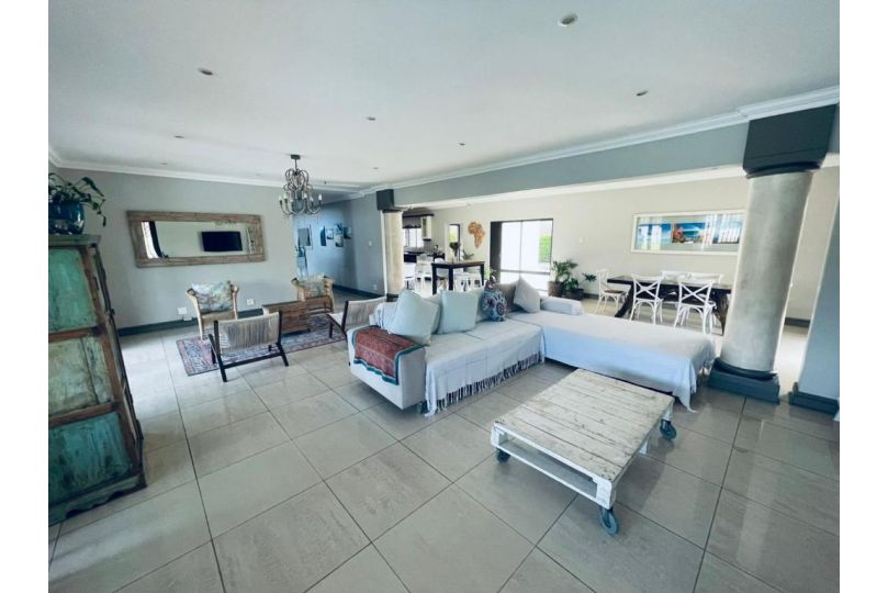 Umhlanga 7 sleeper with pool, garden and sea views Villa, Durban - imaginea 5
