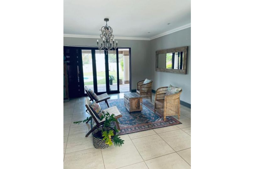 Umhlanga 7 sleeper with pool, garden and sea views Villa, Durban - imaginea 6