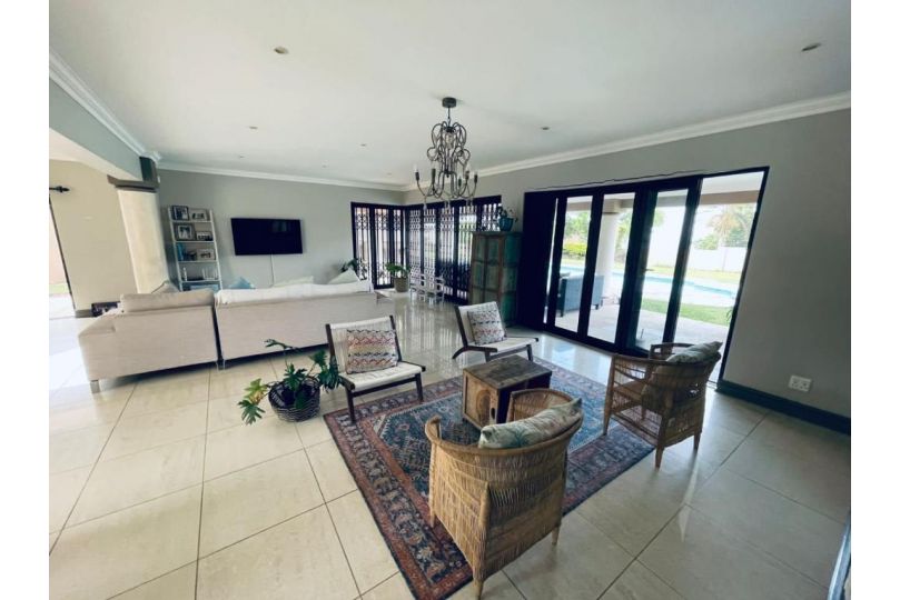 Umhlanga 7 sleeper with pool, garden and sea views Villa, Durban - imaginea 8