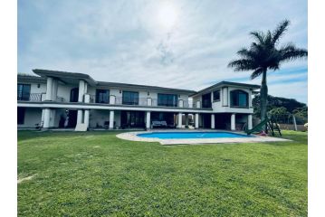 Umhlanga 7 sleeper with pool, garden and sea views Villa, Durban - 2