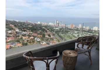 Umhlanga Arch - Ocean Views, Queen size bed plus free wifi Apartment, Durban - 2