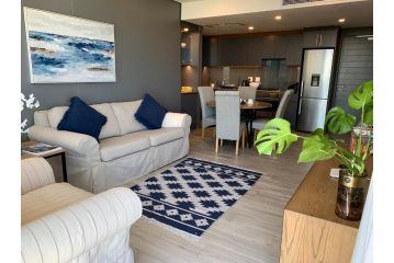 Umhlanga Arch 703 Sea View self-catering Apartment, Durban - 3