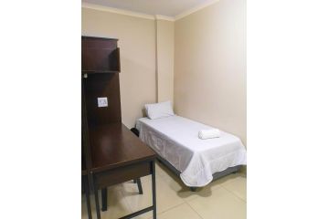 Uniciti Luxury Self-Catering Apartments ApartHotel, Durban - 3