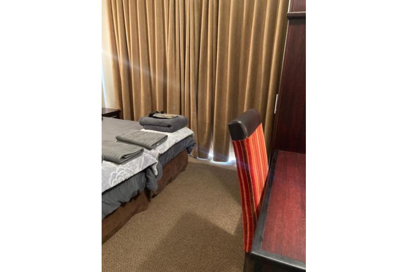 Unit 14 A-Block Bains Game Lodge Apartment, Bloemfontein - imaginea 7