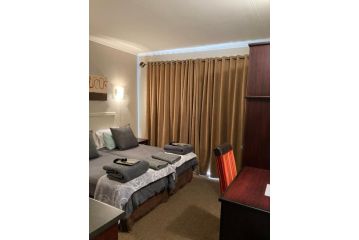 Unit 14 A-Block Bains Game Lodge Apartment, Bloemfontein - 2