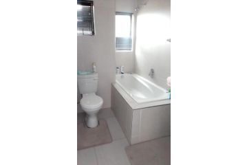 Unit 22 The Palms Apartment, Kimberley - 3