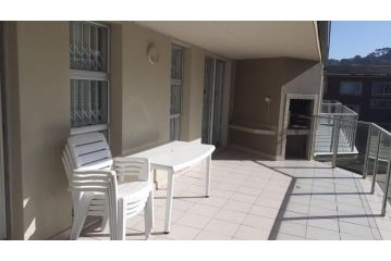 Unit 501 Dolphin View Apartment, Margate - 1