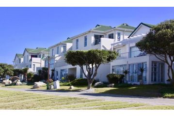 Upmarket 2 Bedroom Apartment in Hermanus Apartment, Hermanus - 2