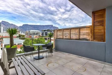 Upmarket Apartment w/ V&A on your doorstep w/views Apartment, Cape Town - 5