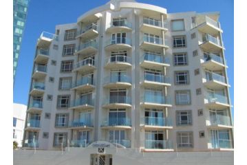 AquaBliss Beachfront Apartment - Fully Equipped - Spectacular Sea View Apartment, Port Elizabeth - 4