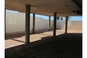 AquaBliss Beachfront Apartment - Fully Equipped - Spectacular Sea View Apartment, Port Elizabeth - 5