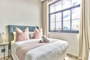 Upmarket, Modern Sun Filled Paradise at The Harri Apartment, Cape Town - 3