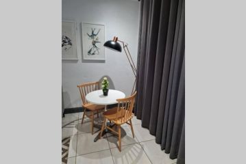 Upmarket one-bedroom apartment at Menlo Park Apartment, Pretoria - 3