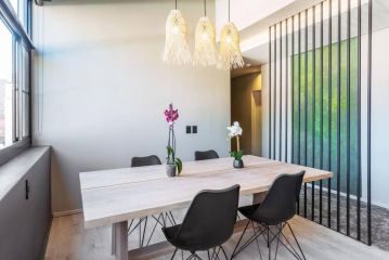 Upmarket Urban Apartment in the East City w/ Vi Apartment, Cape Town - 5