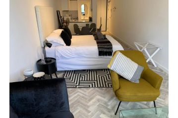 Upper City Central Large Sunny Studio Apartment, Cape Town - 4