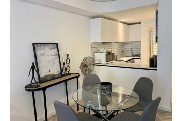 Upper City Central Large Sunny Studio Apartment, Cape Town - 5