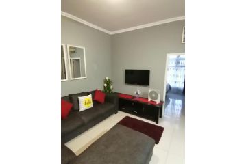 Urban Park Private Apartment, Durban - 4