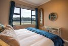 Ushaka Point Waterfront - Flourishing Fern Fantasy Apartment, Durban - thumb 1