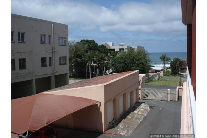 Uvongo Square 2 Apartment, Margate - imaginea 8