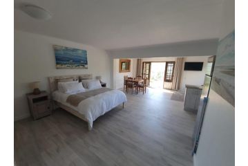 Valley View Apartment, Plettenberg Bay - 5