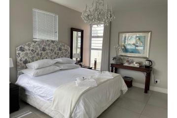 Vermont Hermanus - views, sunny, right on the sea Guest house, Hermanus - 3