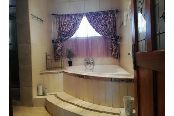 Vetra Amour Guesthouse Guest house, Kimberley - 3