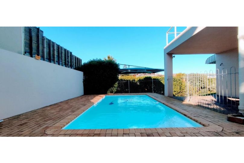 Villa Azure - Sea Views, Pool - 70m onto Robberg 5 Beach Villa, Plettenberg Bay - imaginea 8