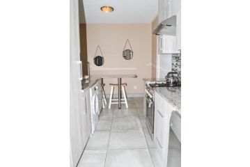 Jeffreys Bay Villas on The Beach Apartment, Jeffreys Bay - 3