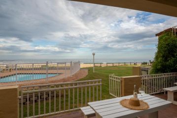 Jeffreys Bay Villas on The Beach Apartment, Jeffreys Bay - 2