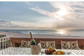 Jeffreys Bay Beach Accommodation Apartment, Jeffreys Bay - 2
