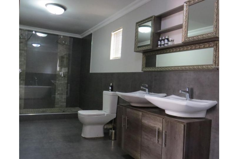 Villa Gracia Guesthouse Guest house, Klerksdorp - imaginea 19