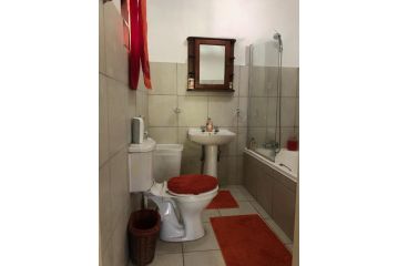 Villa Jullienne - A Home Away From Home - Unit 2 Apartment, Nelspruit - 4