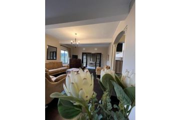 Villa Kwezibopho Villa, Durban - 4