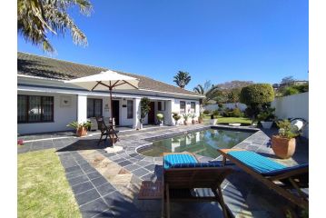 Villa Mintos - 4 bed 3 bath, Pool, 750m to Robberg 5 Beach Villa, Plettenberg Bay - 2