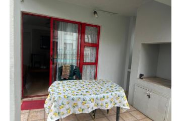 Villa Valencia Apartment, Scottburgh - 2