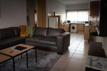 VillaZek a modern 2 bedroom open- plan apartment with parking Apartment, Pretoria - 2