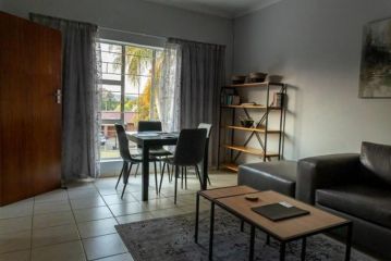 VillaZek a modern 2 bedroom open- plan apartment with parking Apartment, Pretoria - 5