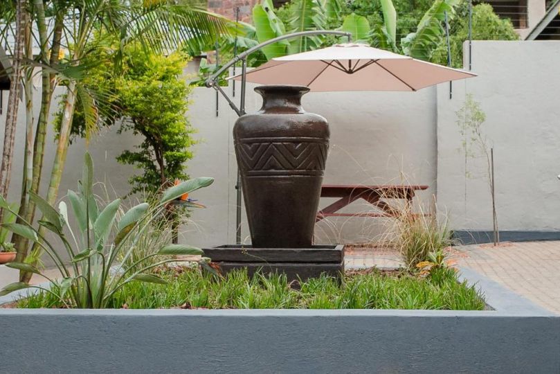 Vinique Guesthouse Guest house, Nelspruit - imaginea 11