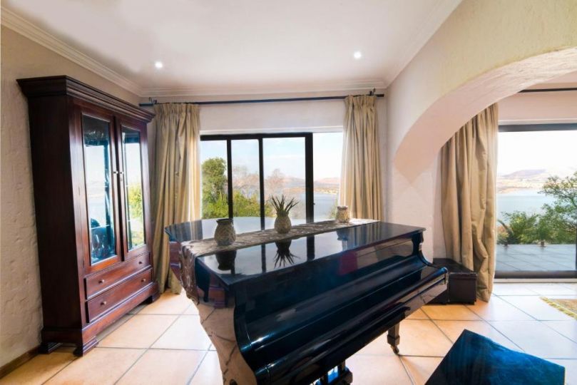 Vintage serene villa Guest house, Hartbeespoort - imaginea 10