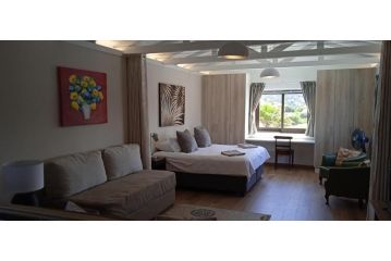 Vlei Cove Apartment, Cape Town - 1