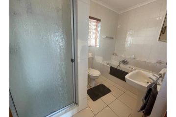 Voelklip Holiday Home Guest house, Hermanus - 5