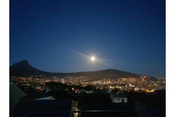 Vredehoek Townhouse with stunning views Guest house, Cape Town - 3