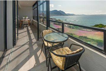 Walker Bay Luxury Seafront Apartment, Hermanus - 3