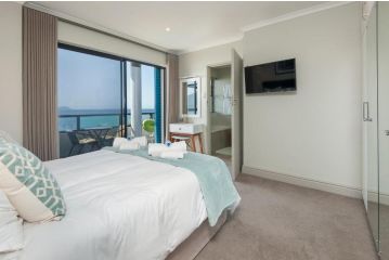 Walker Bay Luxury Seafront Apartment, Hermanus - 4