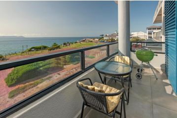 Walker Bay Luxury Seafront Apartment, Hermanus - 2