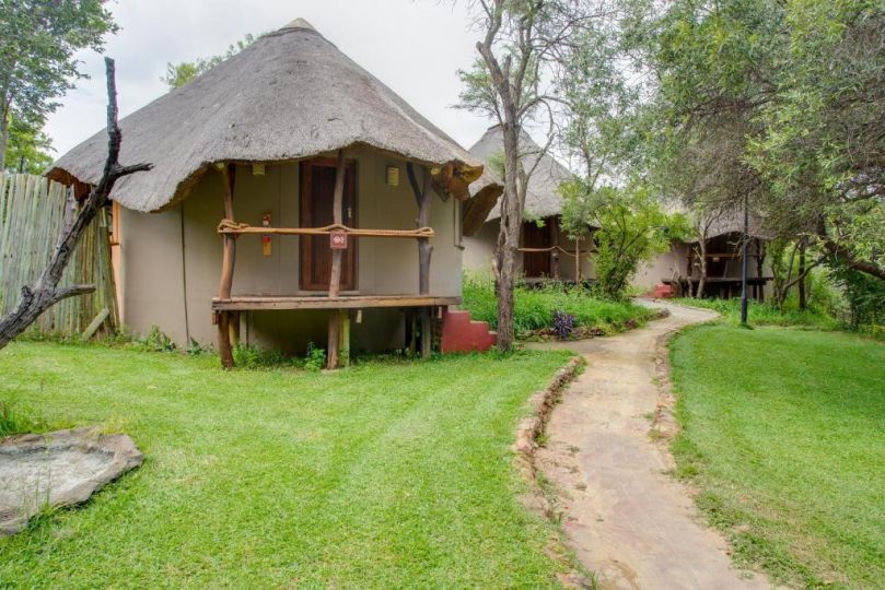 Warthogs Bush Lodge Chalet, Magaliesburg - imaginea 4