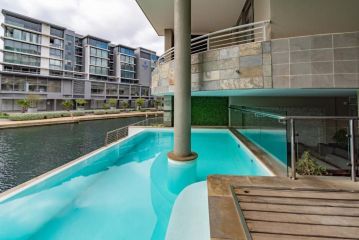 Waterfront Canal - Luxury 2 Bedroom Apartment, Cape Town - 2