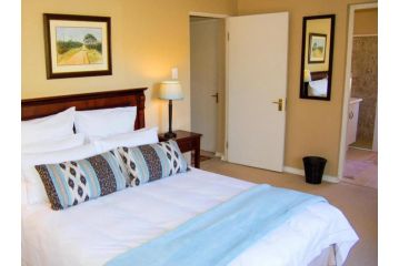 Watersmeet cottages Guest house, Dullstroom - 1